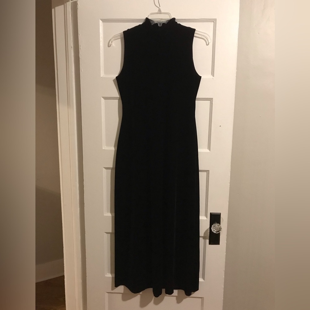 Ronni Nicole Black Stretch Velvety Long Sleeveless Turtleneck Dress